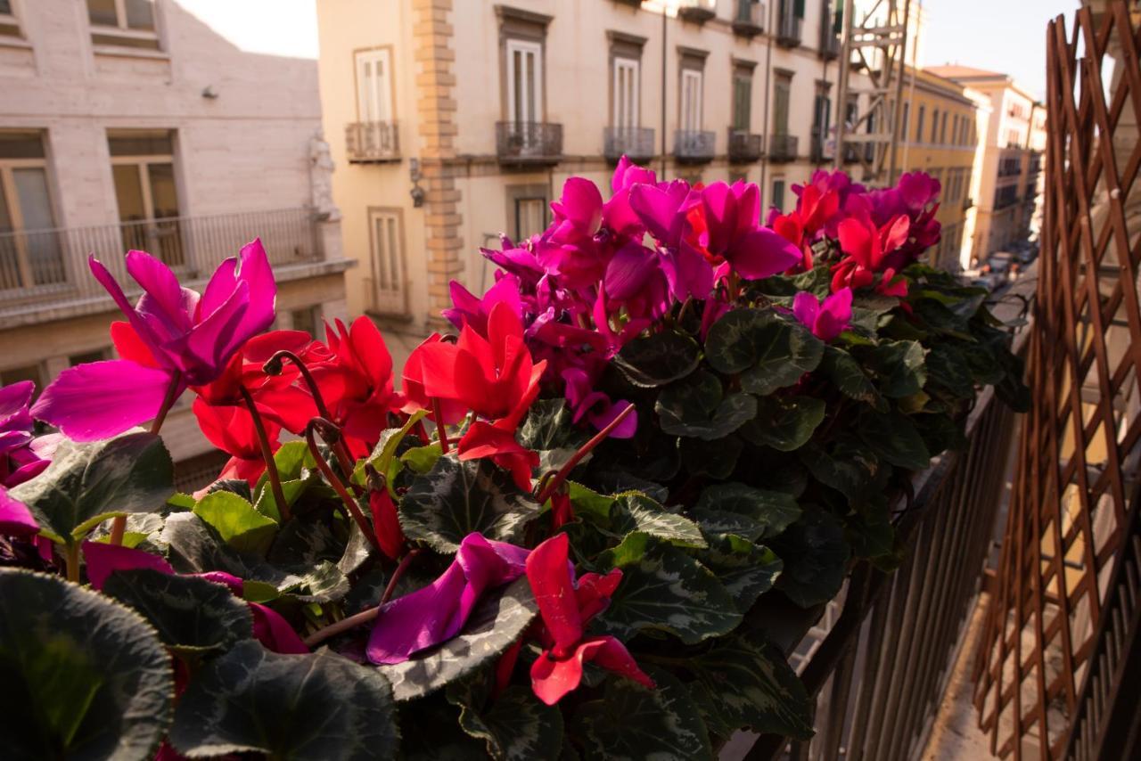 Home&More B&B Napoli Bagian luar foto